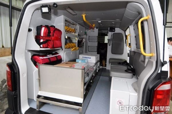 ▲天得歐氏慈善基金會捐贈救護車，提昇桃園救護能力。（圖／桃園市政府提供）