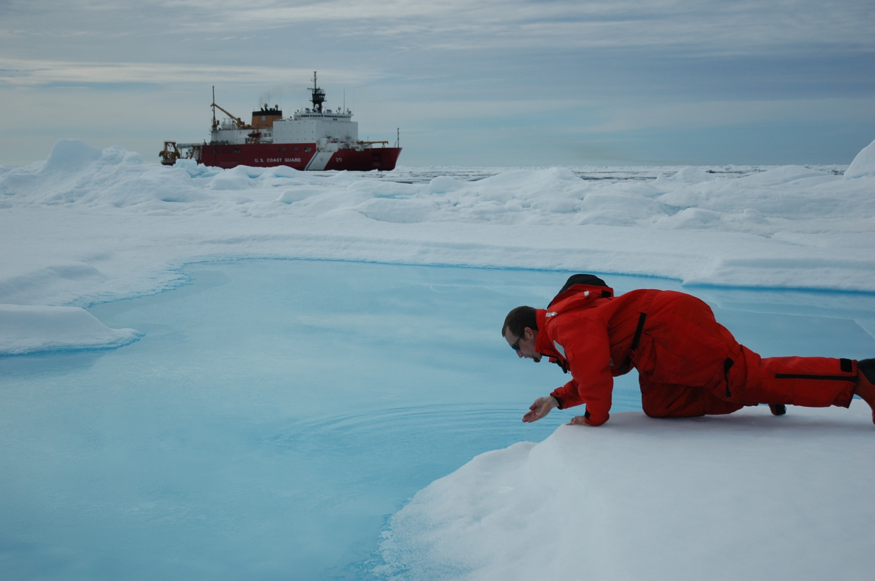 ▲▼ 科學家探勘北極冰層。（圖／翻攝自NOAA關方網站）