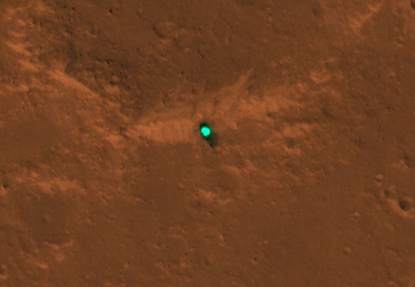 ▲▼ NASA太空船洞察號（InSight）登陸火星，空拍畫面曝光。（圖／翻攝自NASA官網）