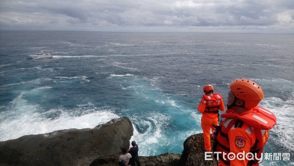▲海巡及警消人員持續搜尋中。（圖／第一三海巡提供）