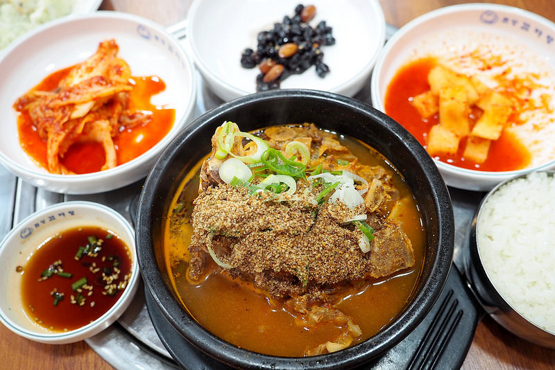 ▲▼馬鈴薯排骨湯是韓國必吃美食之一。（圖／加小菲愛碎碎念提供）