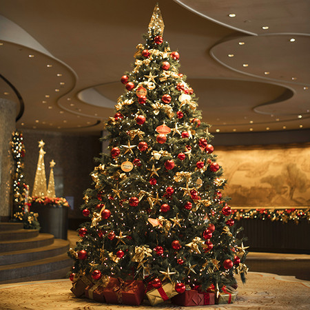 ▲香格里拉台北遠東國際大飯店聖誕樹。（圖／香格里拉台北遠東國際大飯店提供。）