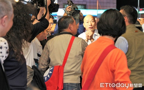 ▲▼準高雄市長韓國瑜19日傍晚接受媒體訪問。（圖／記者宋德威攝，下同）