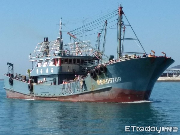 ▲澎湖海巡隊在執行勤務時，發現一艘「閩0漁05709號」大陸漁船。（圖／記者宋德威翻攝）