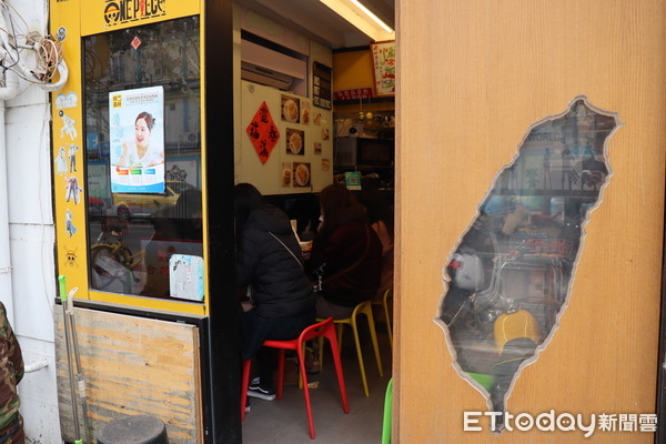 ▲位在上海虹橋路地鐵站的「烘蛋森林」，是朱昱成的第一家店。（圖／記者魏有德攝）