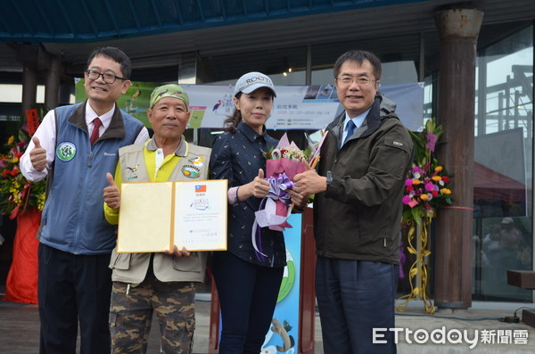 ▲準台南市長黃偉哲等人出席生態攝影展剪綵，強調未來加強重視生態保育工作推動。（圖／記者林悅翻攝，下同）