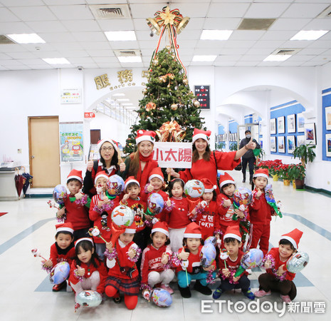 ▲ 智慧聖誕科技傳愛 基市府贈7500名幼兒聖誕禮。（圖／基隆市政府提供）