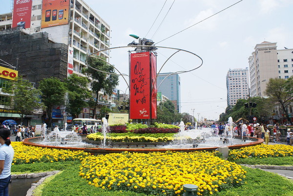 ▲南部胡志明市新年街景 。（圖／翻攝自維基百科）