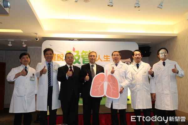 台灣胸腔暨重症加護醫學會提出「1分鐘358登階測試」。（圖／記者趙于婷攝）