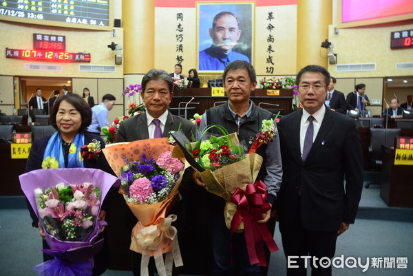 ▲台南市議會第3屆議員宣誓就職郭信良、林炳利當選正、副議長。（圖／記者林悅翻攝，下同）