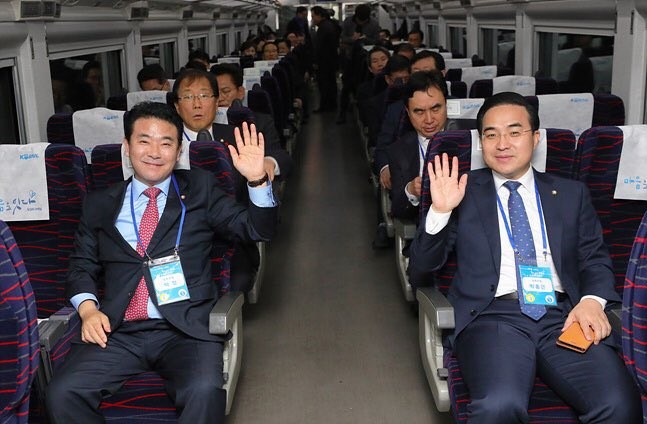 ▲▼韓方代表團赴朝出席韓朝鐵路對接項目開工儀式。（圖／翻攝自Facebook／대한민국 통일부）