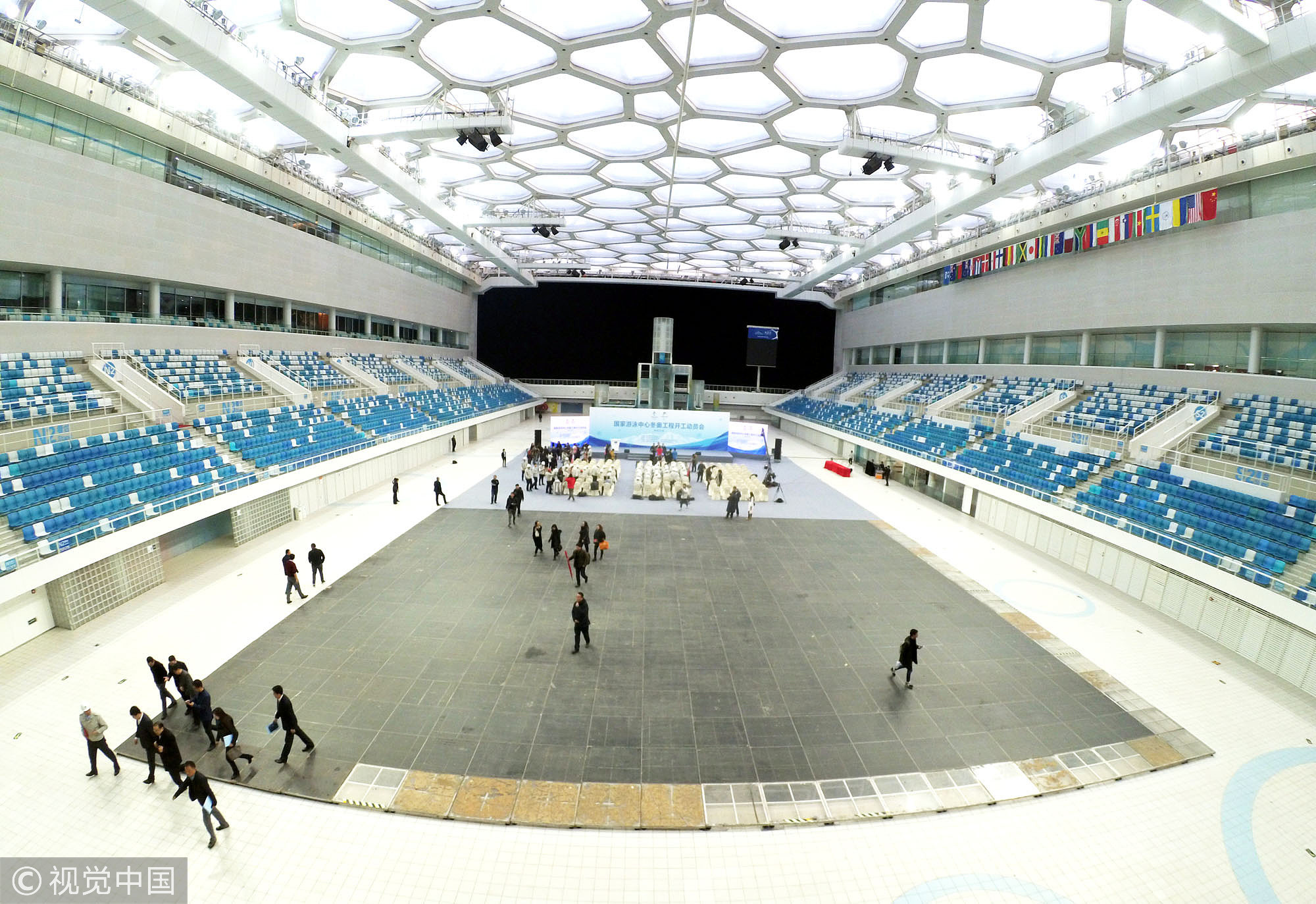 ▲比賽大廳新增冰壺場地功能。（圖／CFP）