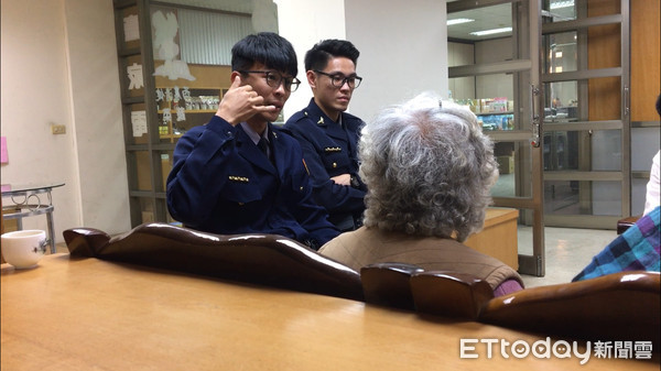 ▲西螺警分局成功攔阻曾姓阿嬤被詐騙。（圖／記者唐詠絮翻攝）