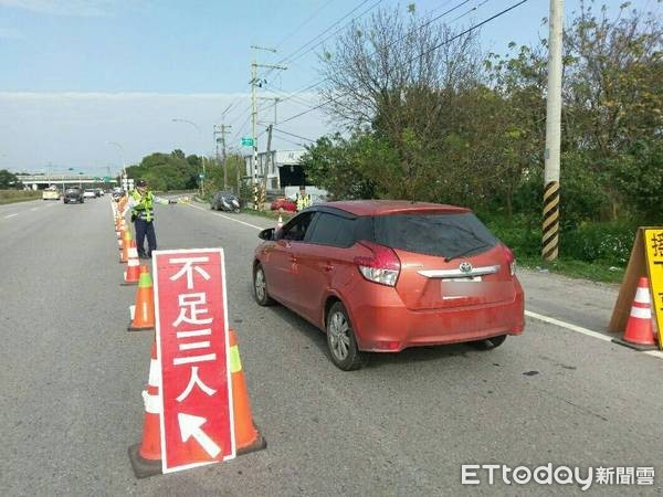 ▲大溪警分局執行2019元旦連假交通疏導。（圖／大溪警分局提供）