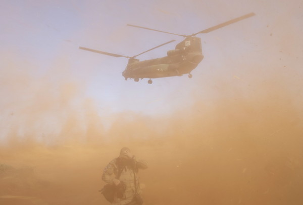 ▲▼ 直升機、沙漠。（圖／達志影像／美聯社）