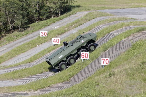 軍備局第209廠於今年度以原八輪甲車型成功打造「八輪甲車M1樣車」。（圖／軍聞社）