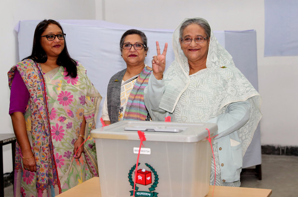 ▲▼南亞國家孟加拉30日舉行國會大選，選舉委員會31日宣布，由總理哈西娜（Sheikh Hasina）所領導的「孟加拉國人民聯盟」以288席次贏得選舉。（圖／路透）