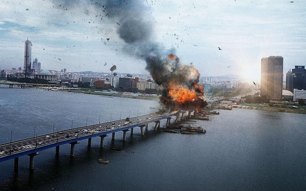 《恐怖攻擊直播》逼真呈現麻浦大橋爆炸場面。（翻攝自Daum網站）