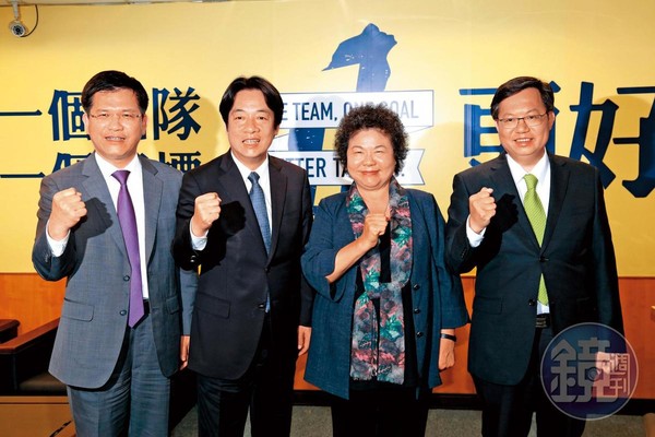 民進黨上屆6都市長中，僅鄭文燦（右）連任，站穩黨內中生代領頭羊地位。