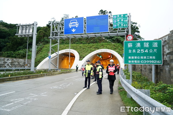 ▲▼蘇花改蘇澳與東澳段計畫開放大貨車通行，時間就在這個月，但大貨車要保持100公尺的車距。（圖／記者游芳男攝，下同）