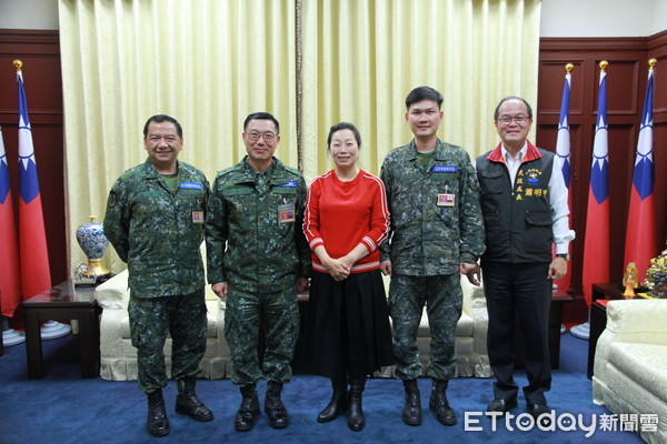 ▲空軍教準部指揮官李廷盛中將(左二)拜會徐榛蔚縣長.（圖／花蓮縣政府提供，下同）