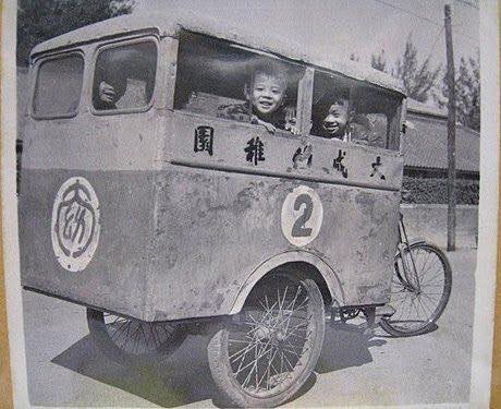 ▲1950年代的人力三輪娃娃車。（圖／翻攝自爆廢公社）