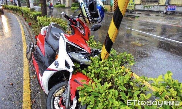 ▲ 基隆落雨視線差 一天接連發生二起機車撞死晨起老人。（圖／記者郭世賢翻攝）