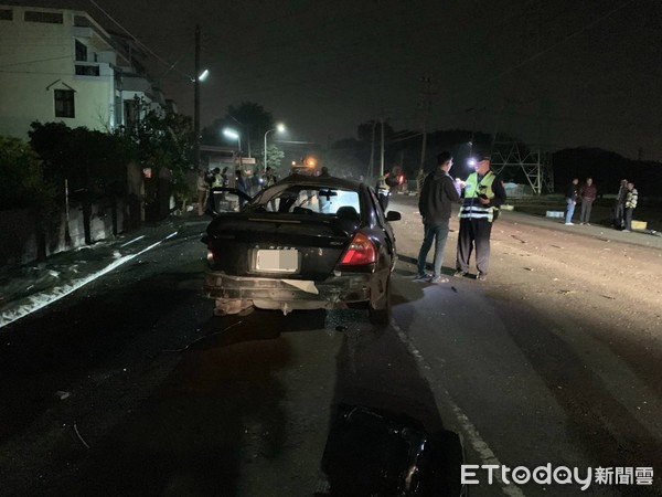 ▲▼嘉義縣溪口鄉妙崙村5日晚間驚傳重大車禍。（圖／地方中心翻攝）