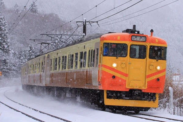 ▲▼台鐵與日本信濃鐵道互換塗裝彩繪列車。（圖/台鐵提供）