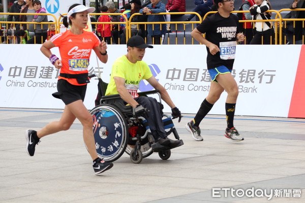 ▲廈門馬拉松開跑,衣索比亞選手包辦男、女前三,跑者,跑步。（圖／記者蔡紹堅攝）