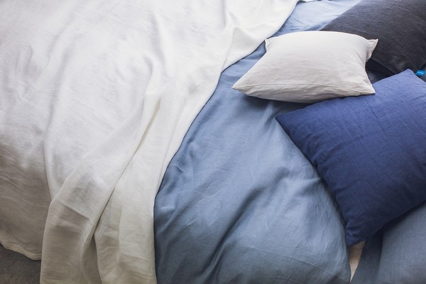 ▲▼床,棉被,枕頭,睡眠,毯子。（圖／翻攝自pixabay）