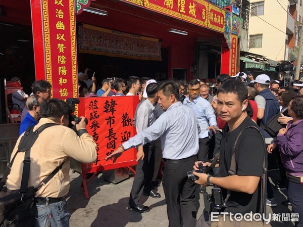 ▲▼高雄市長韓國瑜前往左營舊城城隍廟參拜。（圖／記者宋德威攝，下同）