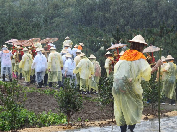 ▲ 金山聖德宮「半嶺訪源」徒步行腳 拍攝成紀錄片留存人心。（圖／金包里媽祖－慈母護金山提供）