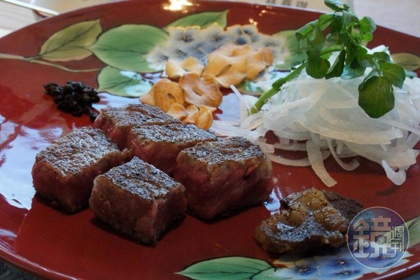 餐廳使用的和牛來自日本田村牧場，油脂相當豐富。