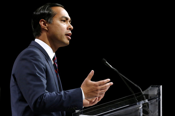 ▲▼歐巴馬時期內閣成員卡斯楚（Julian Castro），將角逐2020美國總統大選。（圖／路透）