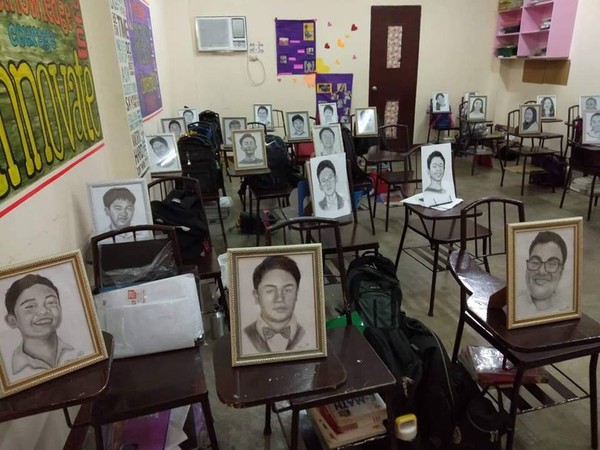 ▲▼  菲律賓一間學校英文老師羅絲琳巴爾蔻瑪（Roselyn Barcoma）繪製班上同學的素描肖像畫。（圖／翻攝自臉書／Roselyn Barcoma）