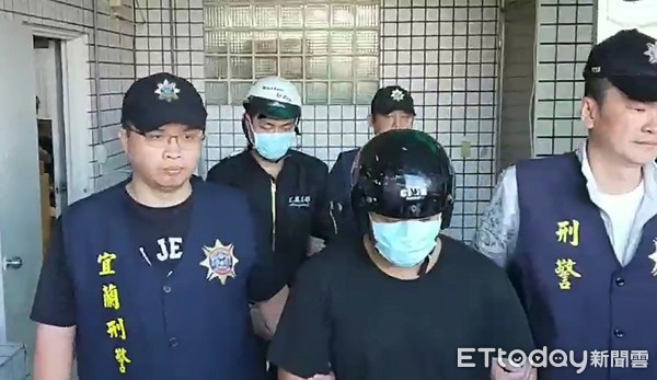 ▲▼宜蘭藍姓男子假買金飾真搶劫（上圖），藍男與把風的同夥李男被逮送辦。（圖／記者游芳男翻攝，下同）