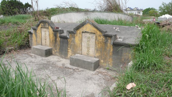 ▲彰化鹿港第一公墓清治時期墳塚被摧毀殆盡。（圖／陳仕賢提供）