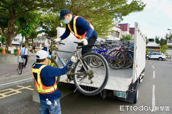 ▲田中火車站腳踏車違停亂象，公所下令全部移除。（圖／記者唐詠絮翻攝）