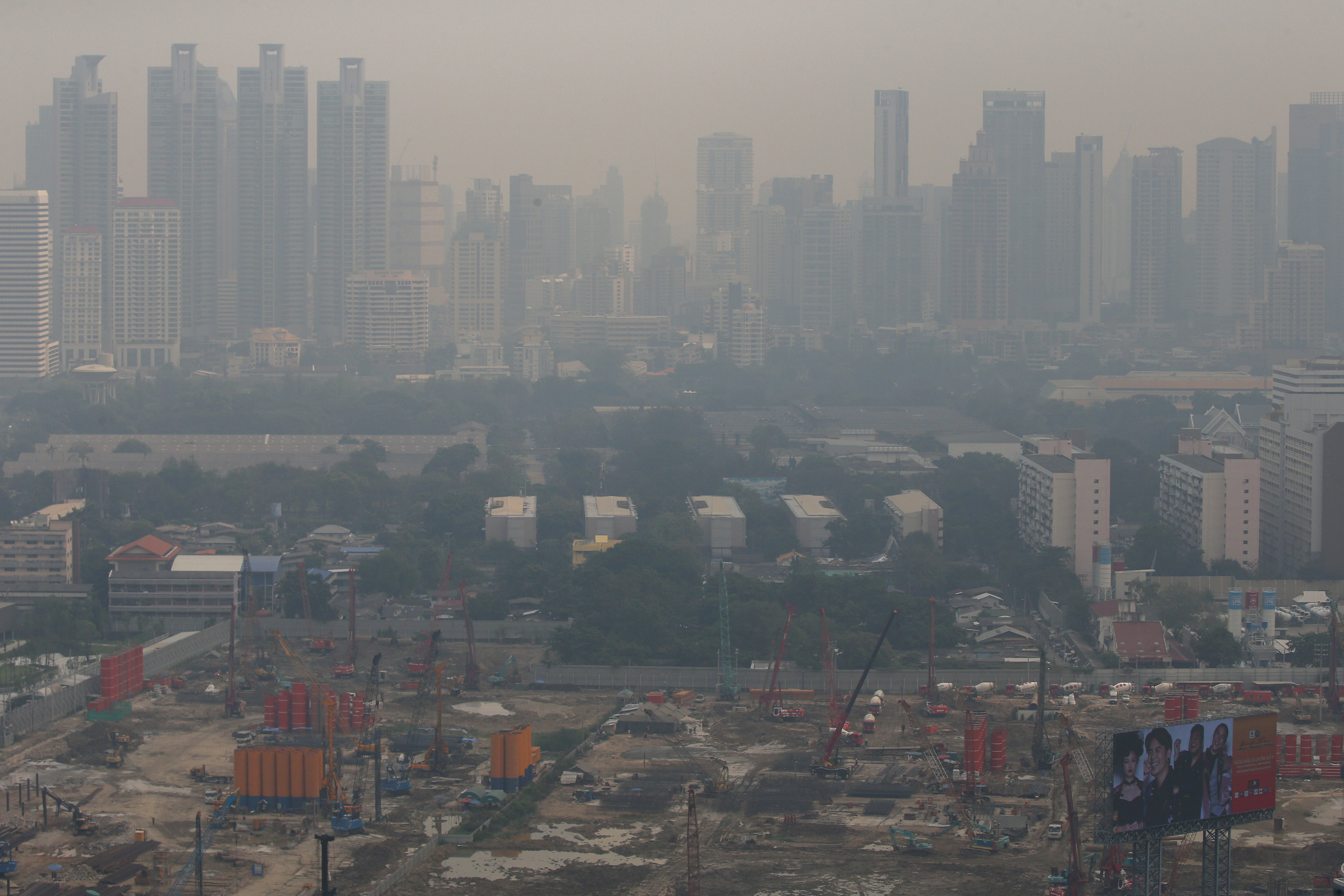 ▲▼曼谷霧霾嚴重，空氣品質達到危害等級。（圖／路透社）