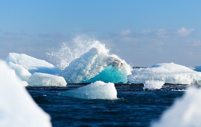 紐芬蘭海上冰山大GG　網想目睹攝影師嘆：已經融了很多