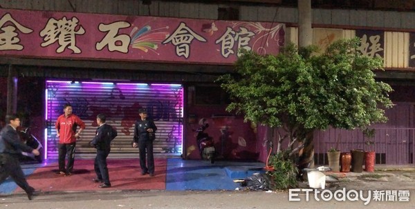 高雄30惡煞包圍計程車追砍酒客　1人重傷昏迷2人被押失蹤（圖／記者吳奕靖翻攝）