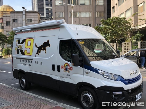 全台第一 搜救犬運輸車 現身新北愛心菜販8萬捐贈 Ettoday社會新聞 Ettoday新聞雲