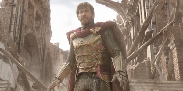 傑克葛倫霍（Jake Gyllenhaal）所飾演的「神秘客Mysterio」終於出現！更還原漫畫中的造型設定。