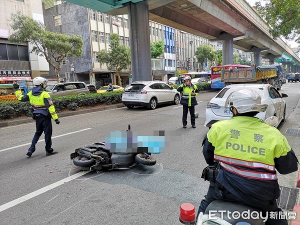 ▲台北市和平東路三段發生車禍，騎士當場死亡。（圖／記者黃彥傑翻攝）