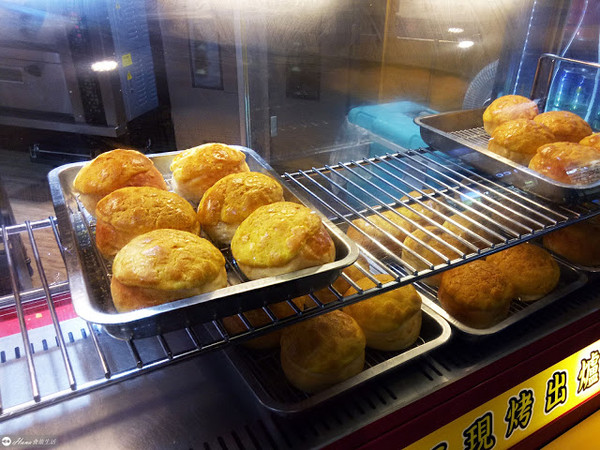 高雄瑞豐夜市正宗「冰火菠蘿油」　甜鹹適中一咬就愛上