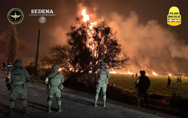 ▲▼墨西哥伊達爾戈州（Hidalgo）輸油管爆炸。（圖／路透）