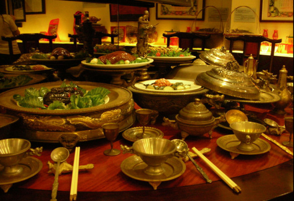 ▲▼稻鄉飲食文化博物館模擬1977年香港國賓酒樓滿漢全席場景。（圖／翻攝自維基百科）