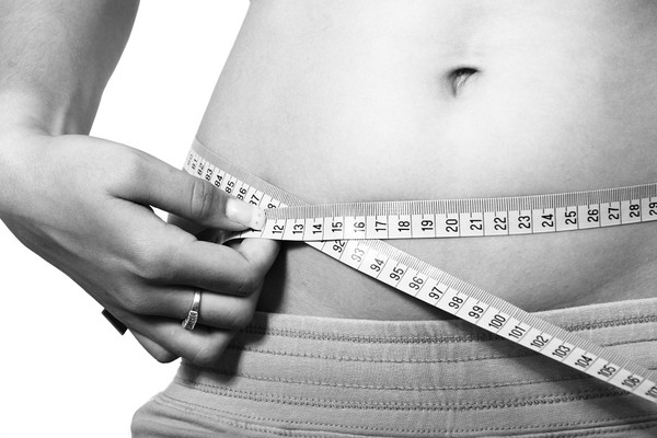 ▲量腰圍,減肥,小腹,變瘦。（圖／取自免費圖庫Pixabay）