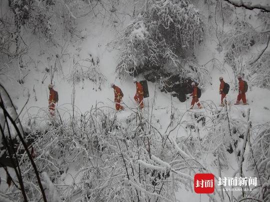 ▲▼被困雪山。（圖／封面新聞）